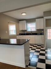 637 W 44th St in Indianapolis, IN - Foto de edificio - Building Photo