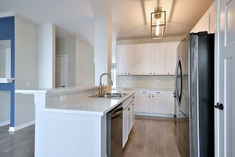 5502 Cambridge Way in Hanover Park, IL - Building Photo - Building Photo