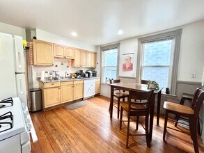 10 Sachem St, Unit 2 in Boston, MA - Foto de edificio - Building Photo