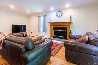 64 Furnace Woods Rd in Cortlandt Manor, NY - Building Photo - Building Photo