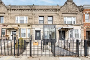 2816 W Warren Blvd in Chicago, IL - Building Photo