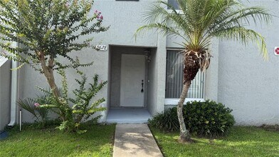 5628 Blue Shadows Ct in Orlando, FL - Building Photo - Building Photo