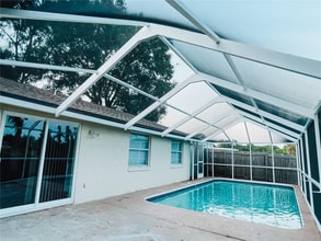 10204 Bellhurst Ct in Tampa, FL - Building Photo - Building Photo