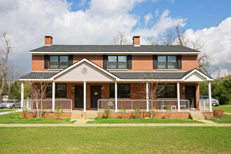 Oaks Intown in Albany, GA - Building Photo - Building Photo