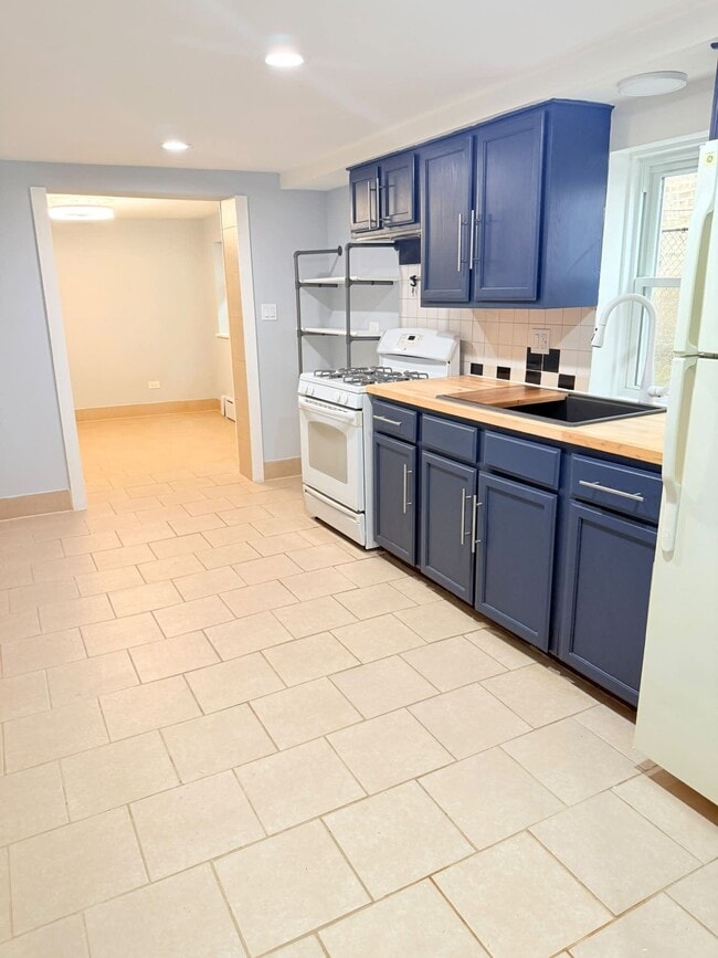 2807 N 74th Ct, Unit B
