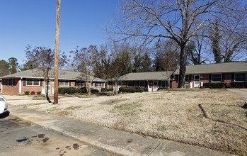 Mayview Apartments in Raleigh, NC - Foto de edificio - Building Photo