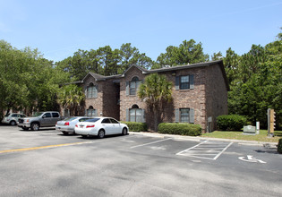 The Cloisters Apartments in Myrtle Beach, SC - Building Photo - Building Photo