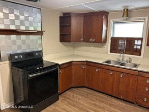 3464 S Red Banks Rd in Byhalia, MS - Foto de edificio - Building Photo