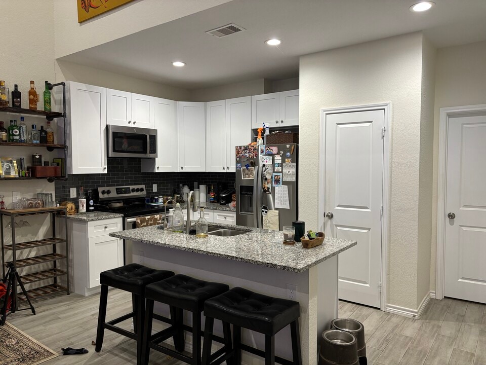 2463 Mohawk Bnd, Unit 1 Red in Willis, TX - Building Photo