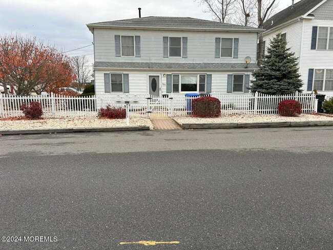 206 8th Ave in Seaside Heights, NJ - Foto de edificio - Building Photo