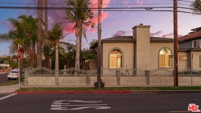 4356 Kingswell Ave in Los Angeles, CA - Building Photo - Building Photo