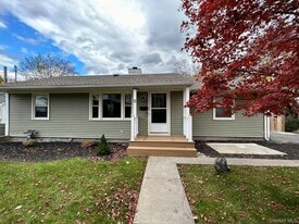 9 Dubois St in Middletown, NY - Building Photo