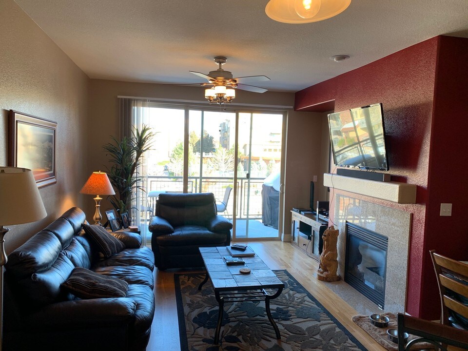 9019 E Panorama Cir in Centennial, CO - Building Photo