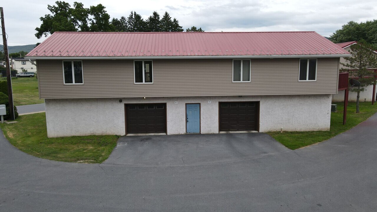 310 S Lincoln Ave in Jersey Shore, PA - Building Photo