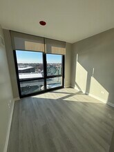 4639 N Broadway St, Unit 528 in Chicago, IL - Building Photo - Building Photo