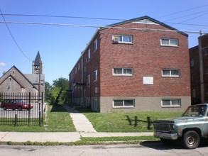 532 Rockdale Ave in Cincinnati, OH - Foto de edificio - Building Photo