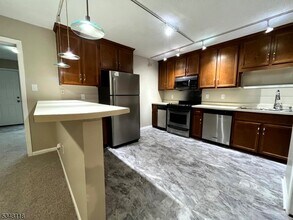 128 Heritage Ln in Hamburg, NJ - Building Photo - Building Photo