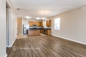 10750 Pictorial Park Dr in Tampa, FL - Building Photo - Building Photo