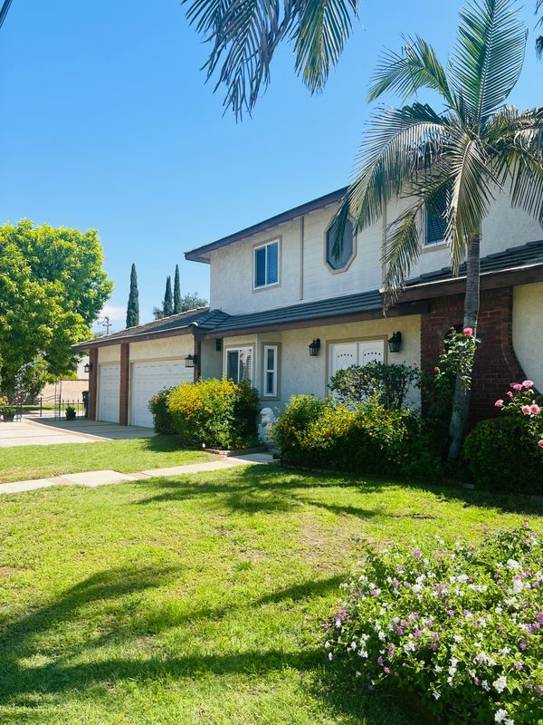 property at 1430 Lovell Ave