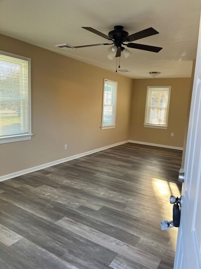 1183 Penniman Rd in Williamsburg, VA - Building Photo - Building Photo