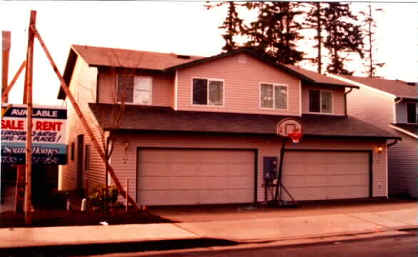 212 Dorn Ave in Everett, WA - Building Photo