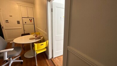 126 Warren St, Unit 12 in Boston, MA - Foto de edificio - Building Photo