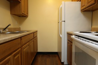 Turnberry Apartments in Youngstown, OH - Building Photo - Interior Photo