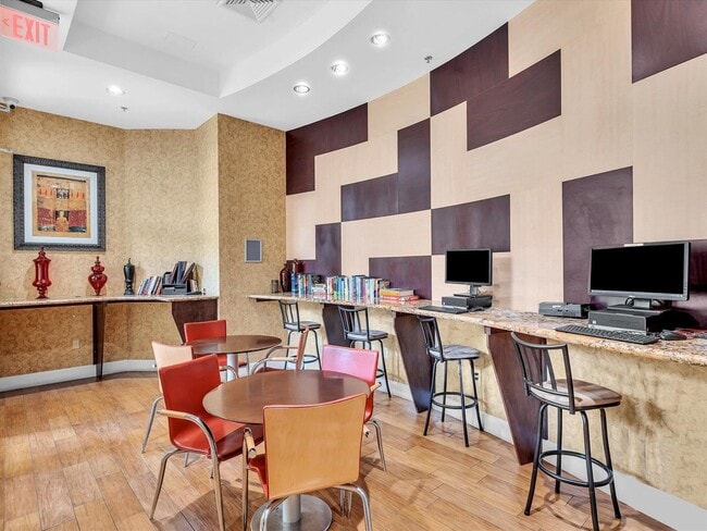 1830 Radius Dr, Unit 214 in Hollywood, FL - Building Photo - Building Photo