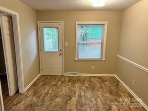 525 Whitlock Dr in Charlotte, NC - Building Photo - Building Photo