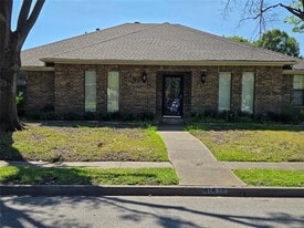414 Pebblecreek Dr in Garland, TX - Building Photo