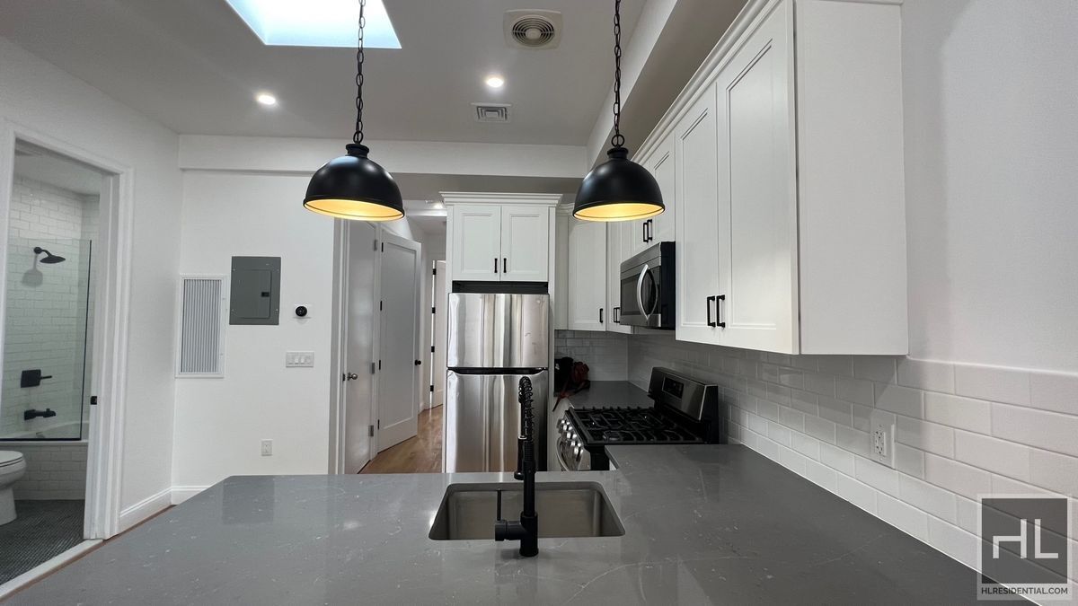 432 Atkins Ave in Brooklyn, NY - Building Photo