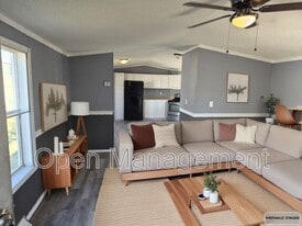 4511 Dirt Rd in Joplin, MO - Building Photo