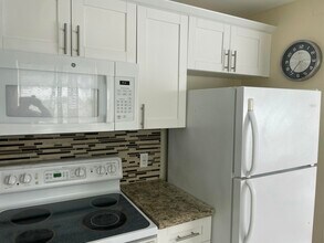 352 Markham P in Deerfield Beach, FL - Foto de edificio - Building Photo