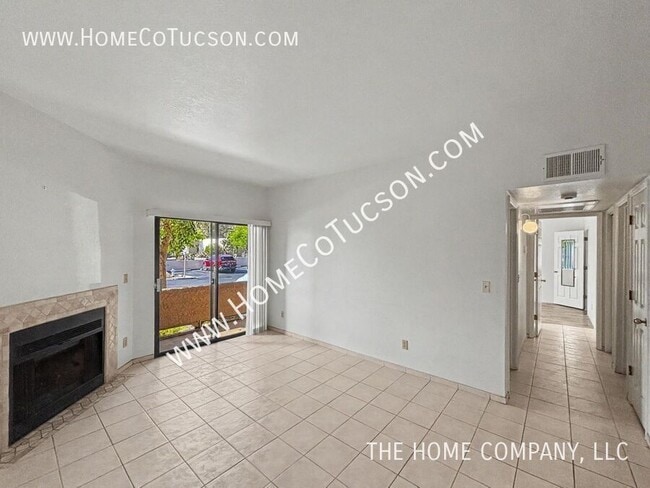 5750 N Camino Esplendora in Tucson, AZ - Building Photo - Building Photo