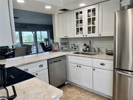 348 Tern Dr in Naples, FL - Building Photo