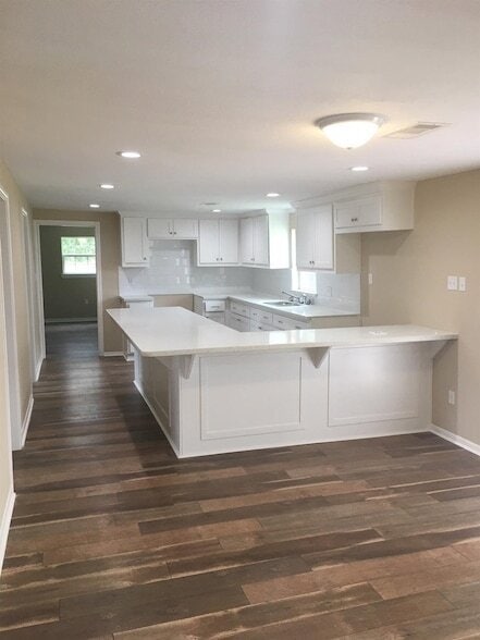 412 Stowell St in Anahuac, TX - Building Photo - Building Photo