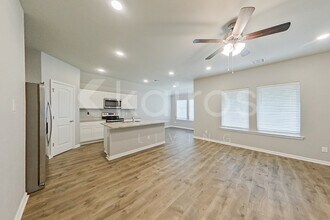 121 SANTIAGO COURT in Lafayette, LA - Foto de edificio - Building Photo