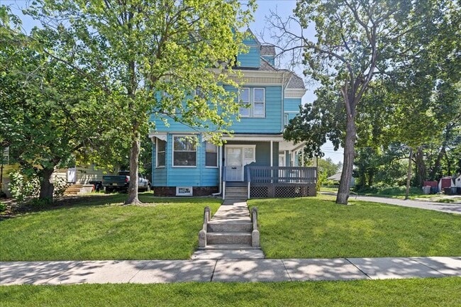 property at 265 Greenwich Ave