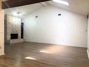 6503 Hart Ln in Austin, TX - Building Photo - Building Photo