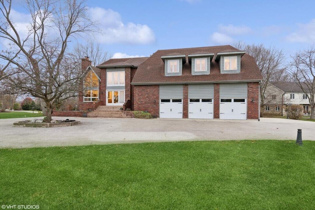 20842 N Heather Ct in Kildeer, IL - Building Photo