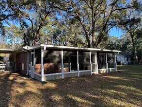2110 Croydon Dr in Tallahassee, FL - Building Photo - Building Photo