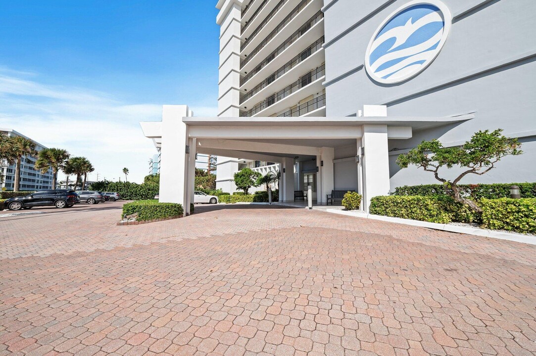 840 Ocean Dr, Unit 1105 in Juno Beach, FL - Foto de edificio