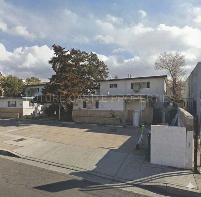 property at 310 La Veta Dr