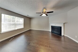 6923 Foxmoor Way in Douglasville, GA - Building Photo - Building Photo