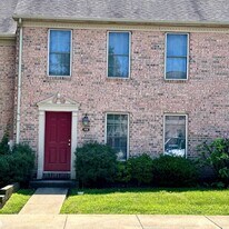 358 Stonehedge Ln in Mechanicsburg, PA - Building Photo