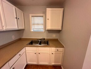 306 Lake Rd in La Marque, TX - Building Photo - Building Photo