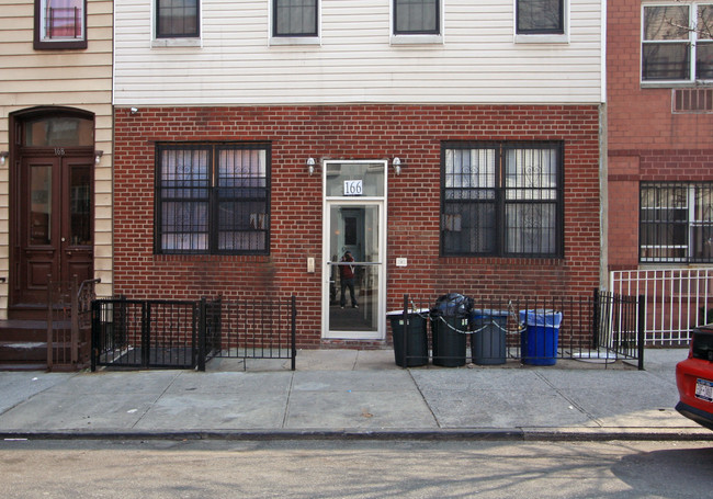 166 Harman St in Brooklyn, NY - Foto de edificio - Building Photo