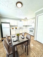 1108 Mazatlan Cir in Colorado Springs, CO - Foto de edificio - Building Photo