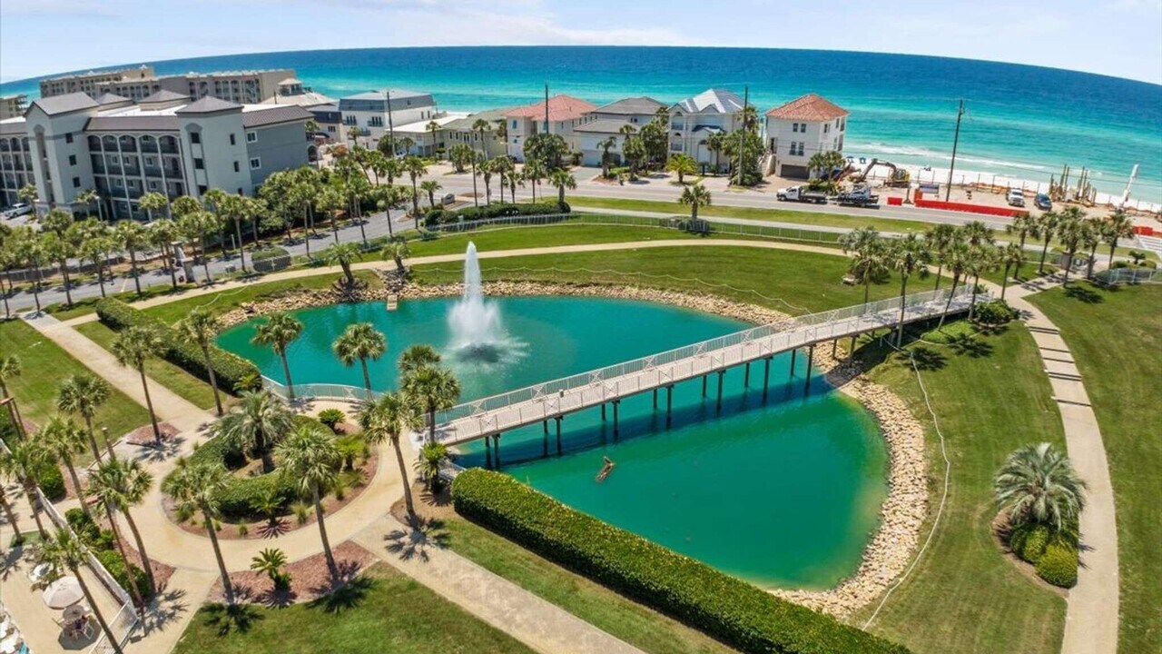 778 Scenic Gulf Dr in Miramar Beach, FL - Building Photo