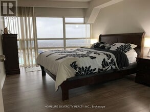 50 Eglinton Ave W in Mississauga, ON - Building Photo - Building Photo